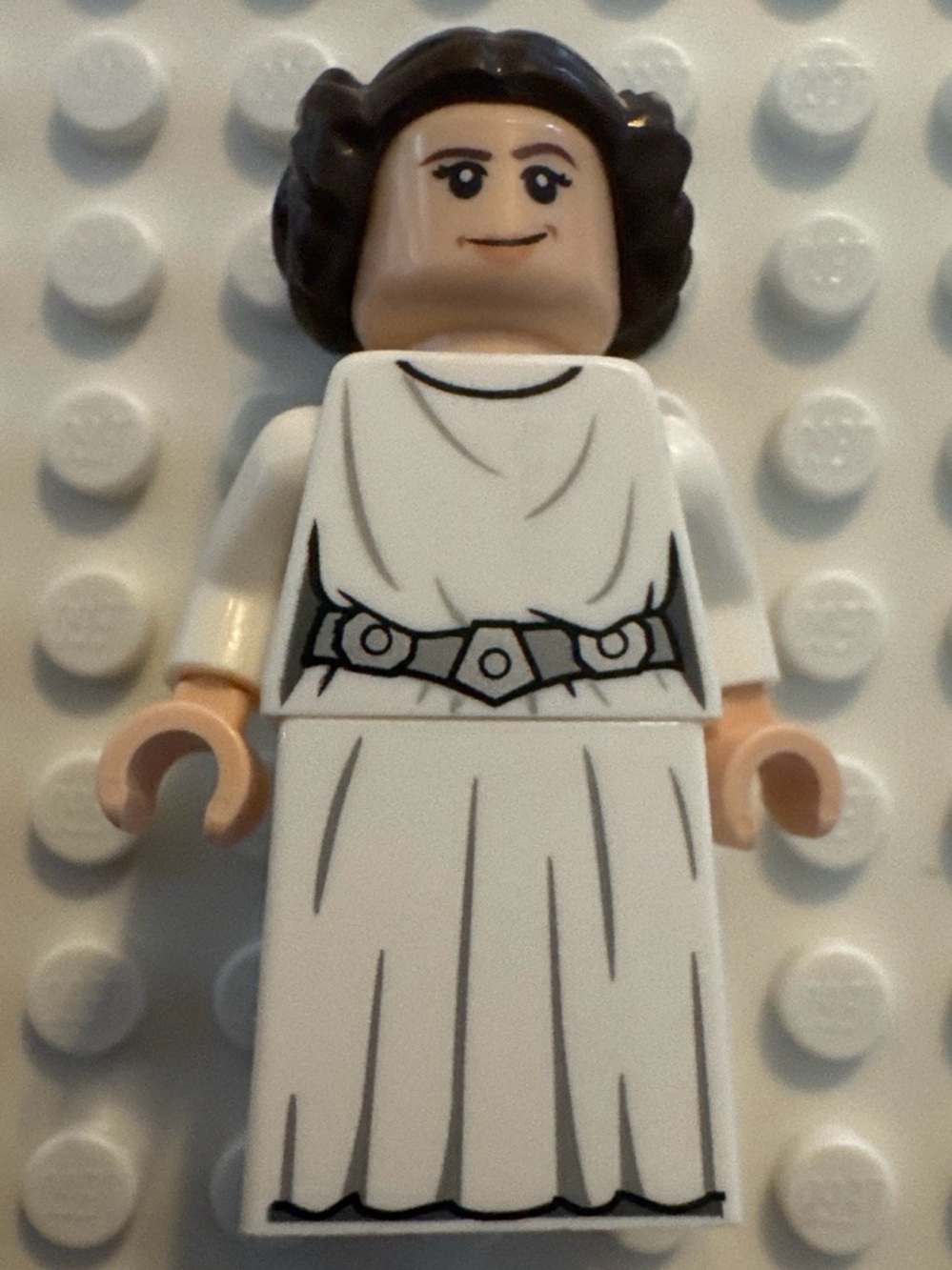 LEGO Princess Leia - White Dress, Detailed Belt with 3 Emblems, Skirt sw1036
